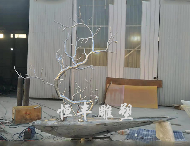 不锈钢雕塑树